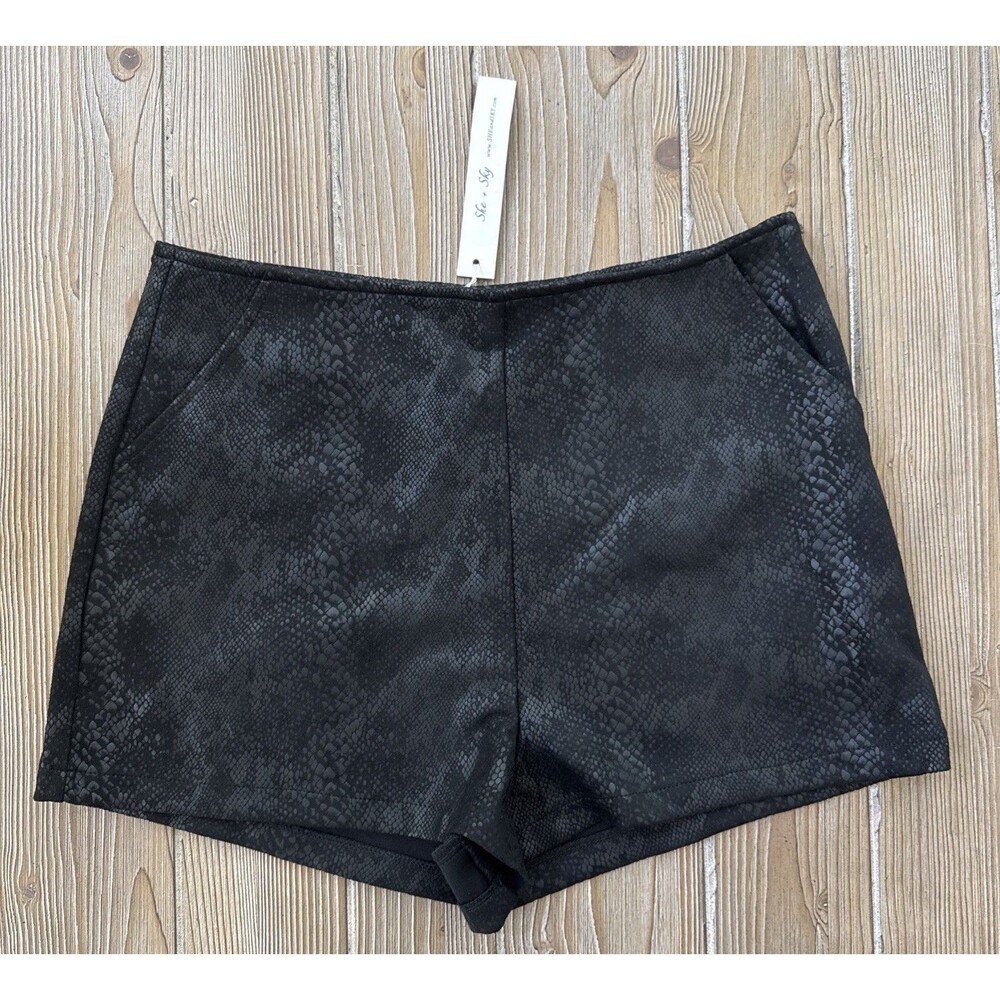 NWT Women’s She + Sky Faux Snakeskin Black Dress Side Zip Shorts - Large